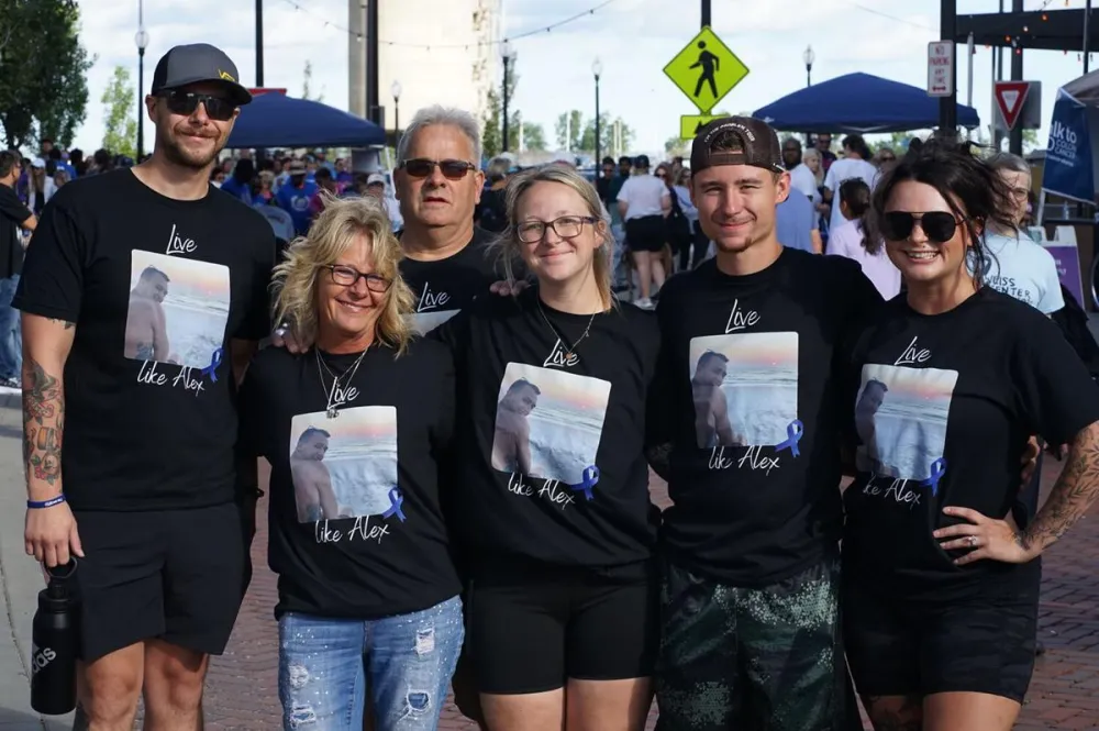 Walk to End Colon Cancer participants