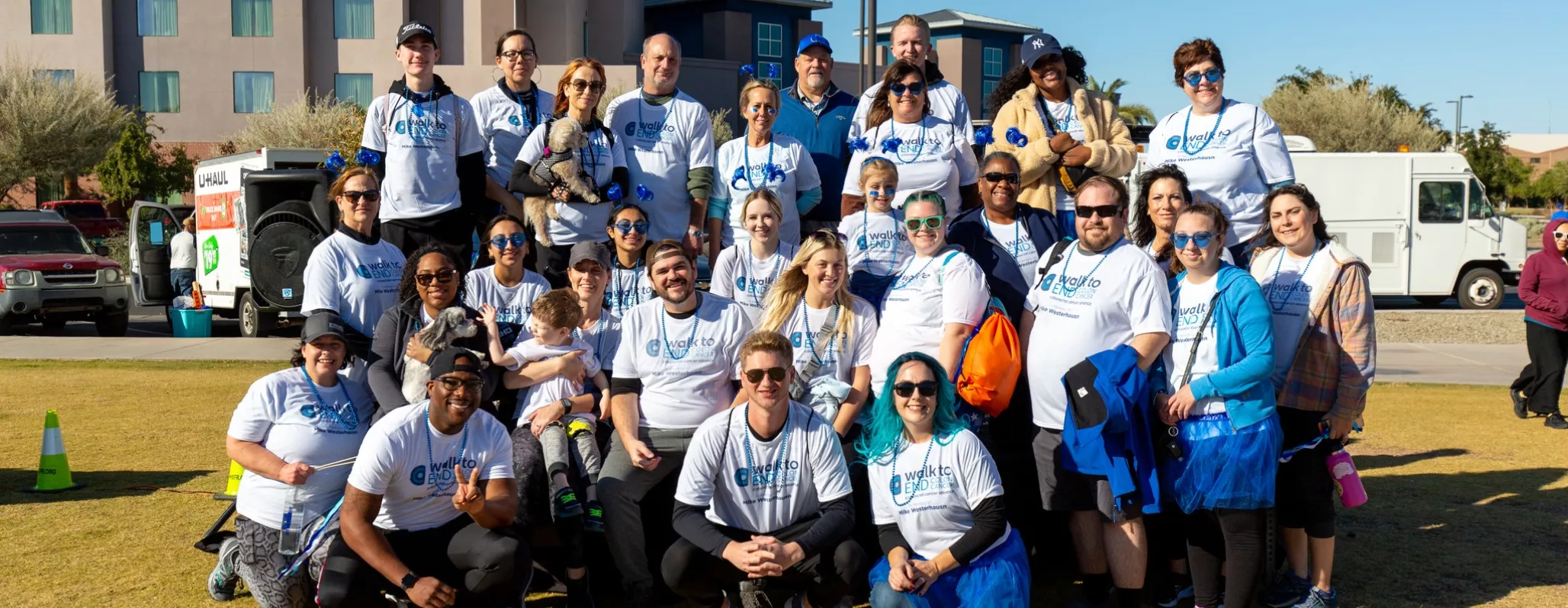 Large group photo at walk
