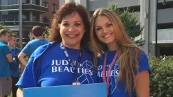 Alyssa with her mom, Judy