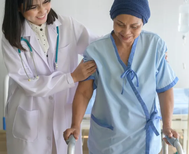 asian_doctor_with_asian_elder